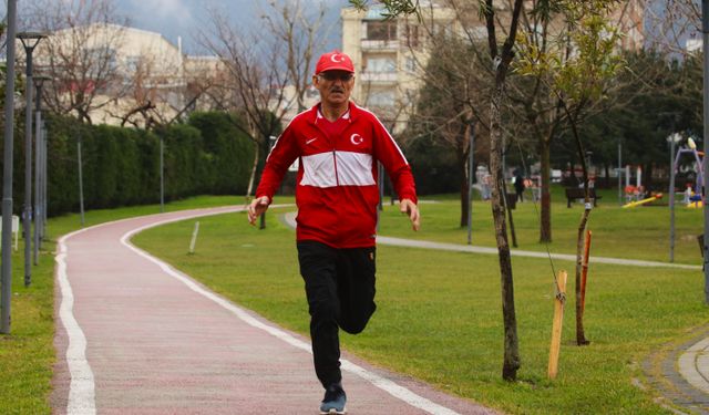 Japonya'da maraton koşmak için Bursa'da inşaatlarda çalışıyor