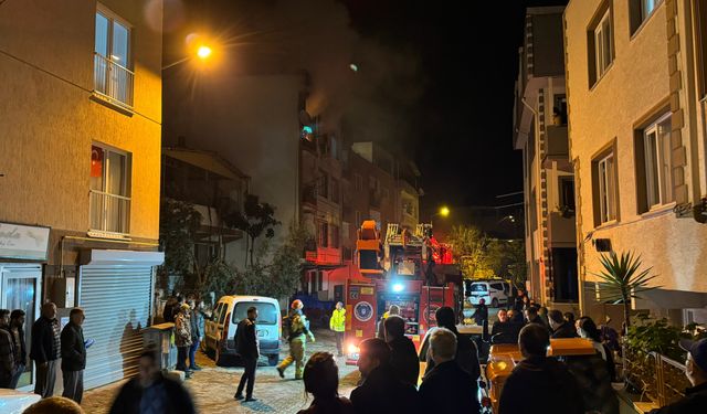 Bursa'nın Mudanya ilçesinde 4 katlı binada korkutan yangın