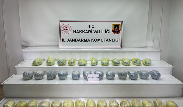 Hakkari Yüksekova ilçesinde 40 kilo 556 gram sentetik uyuşturucu ele geçirildi