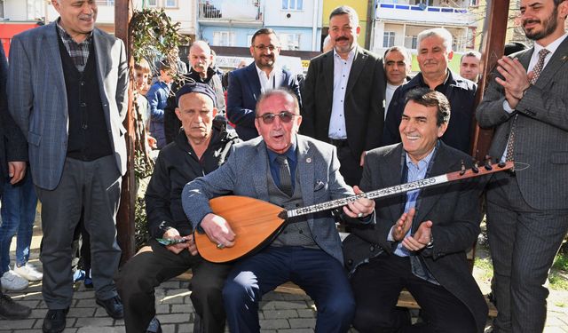 Başkan Mustafa Dündar'a Emek’te sevgi seli