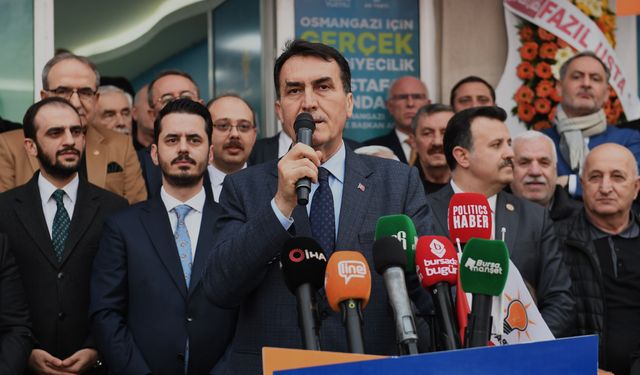 Bursa'da Başkan Mustafa Dündar yeni seçim ofisi açılışında büyük kalabalık