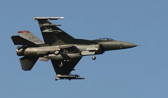 Yunan F-16'sı Ege Denizi'ne düştü