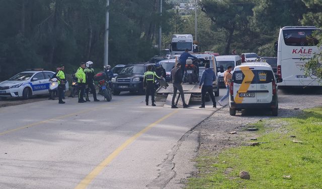 Muğla Bodrum ilçesinde motosiklet tıra çarptı: 1 ölü
