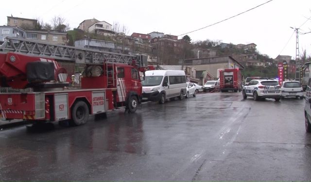 İstanbul Ümraniye'de tekne imalatı yapan bir iş yeri yandı