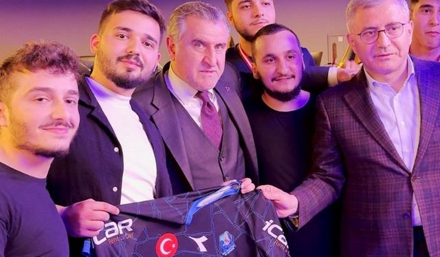 Bursa'nın ilk resmi E-Spor kulübü Mudanya E-Spor şampiyonluklara doymuyor