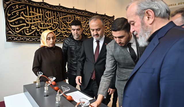 Başkan Alinur Aktaş, Kâbe örtüleri sergisini gezdi