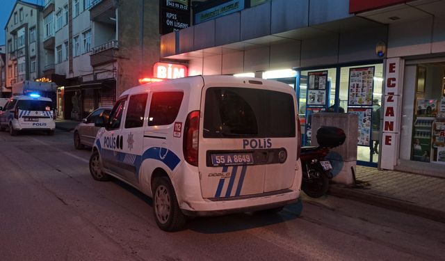 Samsun Bafra ilçesinde eski kız arkadaşının çalıştığı marketin müdürünü bıçakladı
