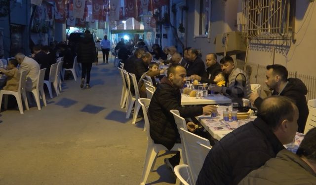 BBP teşkilatları Bursa'da vatandaşlarla iftar yemeğinde buluştu