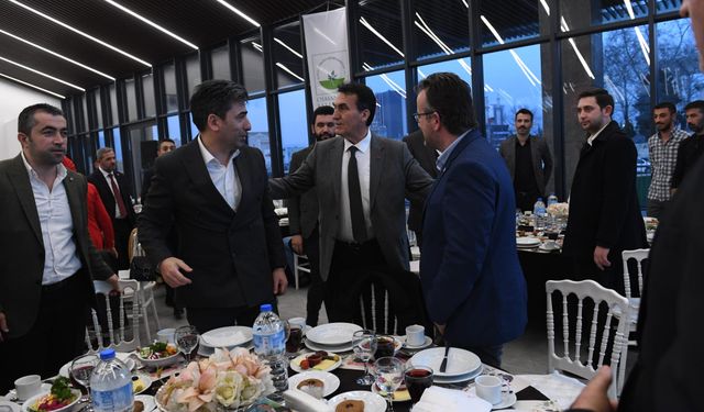 Başkan Mustafa Dündar’ın MHP teşkilatıyla iftarda bir araya geldi