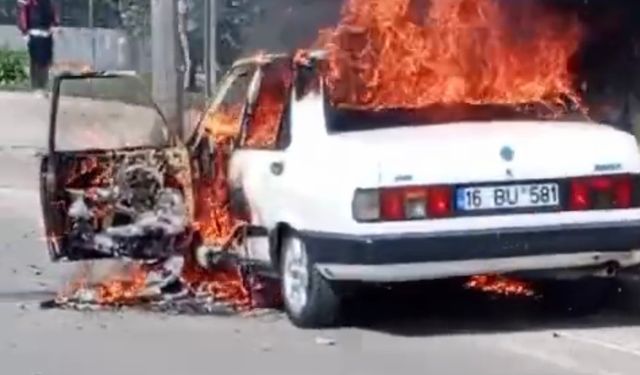 Bursa’da seyir halindeki otomobil alev alev yandı!