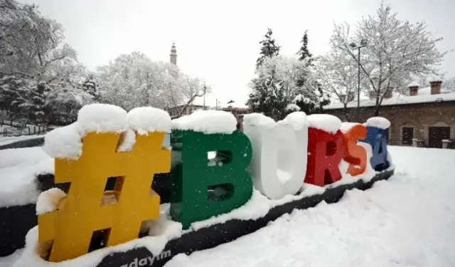 Bursa'nın özlemle beklediği kar müjdesi nihayet geldi