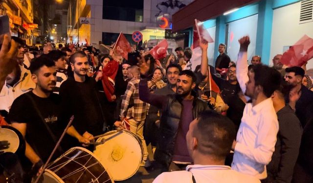Bursa'da seçim kutlamaları başladı