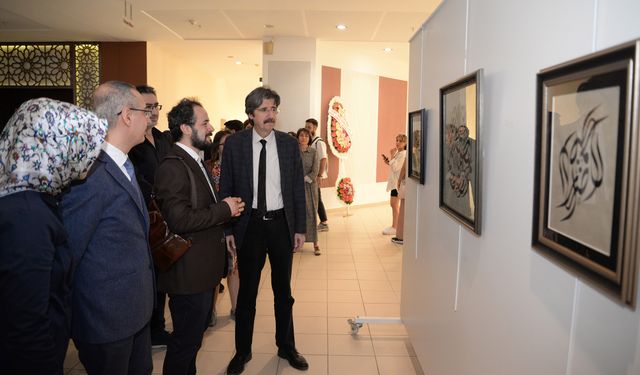Bursa'da akademisyenler sanatını konuşturdu
