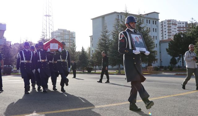 Kayseri'de cezaevi aracının devrildiği kazada yaralanan astsubay şehit oldu