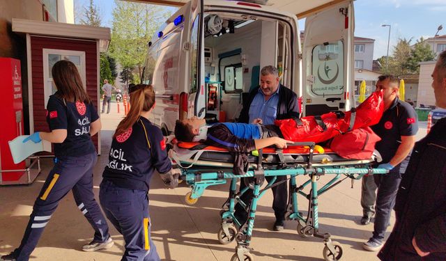 Bursa İnegöl ilçesinde motosiklet yayaya çarptı! 3 yaralı