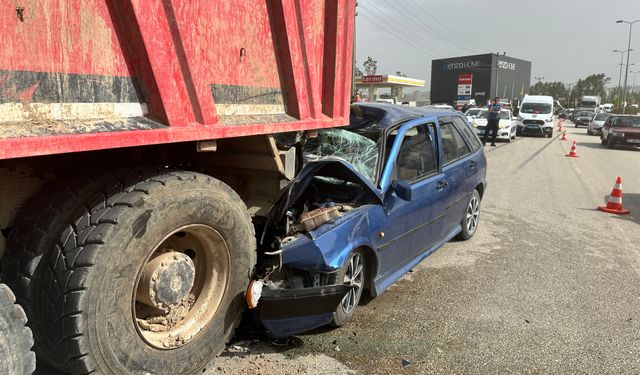 Kastamonu’da otomobil kamyonun altına girdi! Baba öldü, anne ve çocuk ağır yaralı