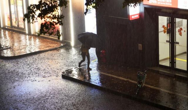 Çin'de şiddetli fırtınalar: 7 ölü, 11 yaralı