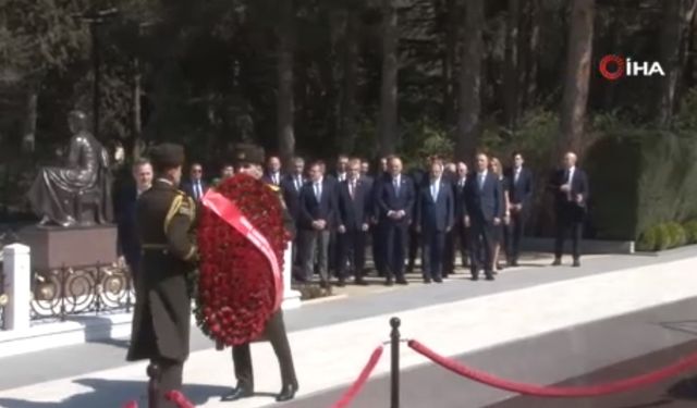 Savunma Sanayi Başkanı Görgün'den Haydar Aliyev'in mezarına ziyaret