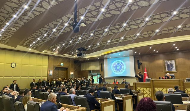 Bursa’da meclis toplantısında Alparslan Karaaslan’a tepki! 