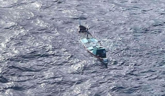 Atlas Okyanusu’nda tekne alabora oldu! 50 göçmen kayıp