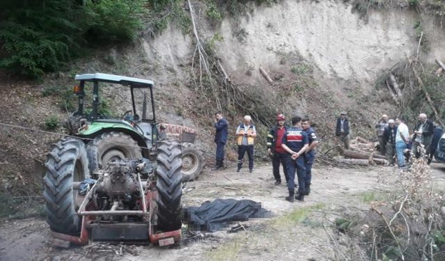 Zonguldak Devrek ilçesinde devrilen traktörün altında kalan sürücü öldü