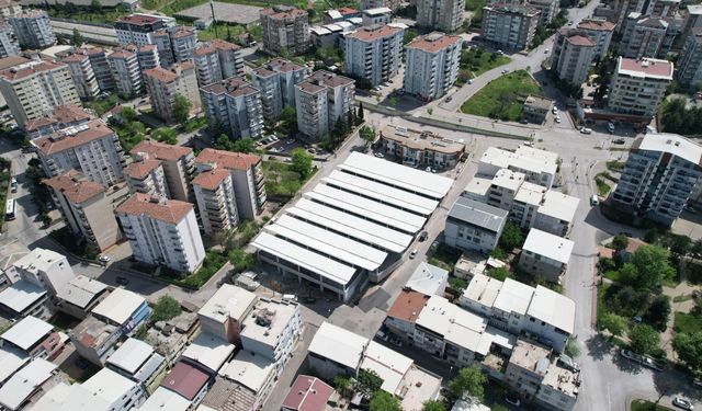Bursa’da Bağlaraltı Pazar Yeri yüzde 90 tamamlandı