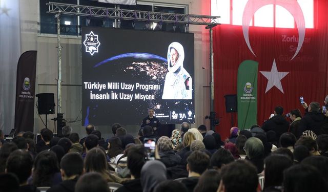Astronot Alper Gezeravcı İnegöl’de öğrencilerle buluştu