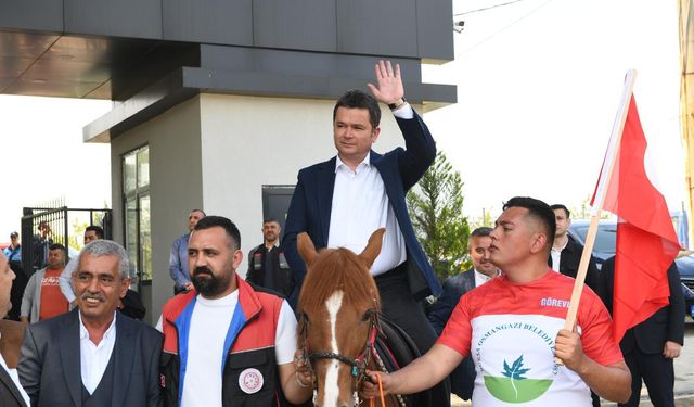 Osmangazi’de geleneksel rahvan at koşusu coşkusu