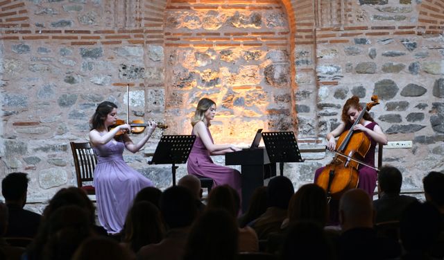 Terra Trio Osmangazi’de sahne aldı