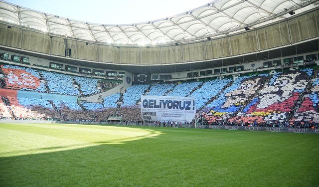 Bursasporlu taraftarlardan "Geliyoruz" koreografisi