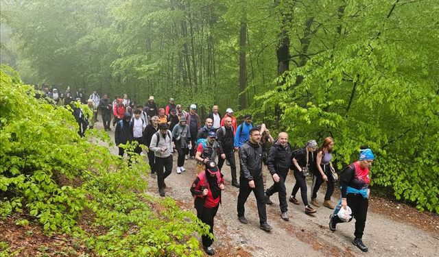 İnegöl’de 19 Mayıs kutlamaları doğa yürüyüşü ile başladı
