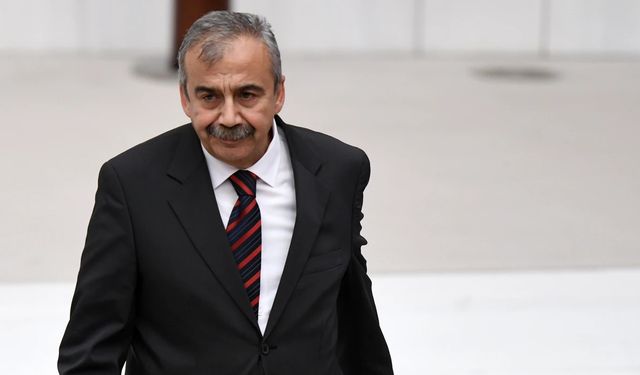 DEM Parti açıkladı: Sırrı Süreyya Önder'in aracında düzenek bulundu