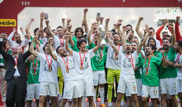 Bursaspor'da 8 futbolcunun sözleşmesi sona eriyor