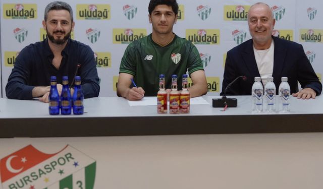 Bursaspor'da Ensar Duman profesyonel oldu