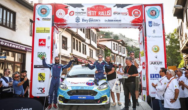 Dünyadaki ilk ve tek engelli kadın ralli pilotundan çifte podyum