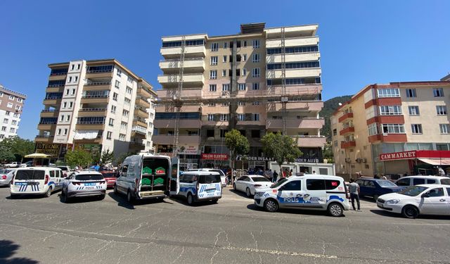 İskele kırıldı, işçiler yere çakıldı: 2 ölü, 1 yaralı