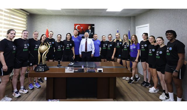 Bursa Büyükşehir Belediyespor Kadın Hentbol Takımı’nda imzalar atıldı