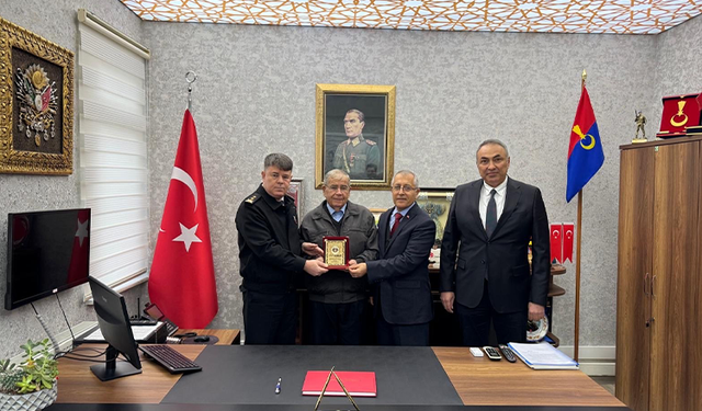 İnegöllü çiftçi 70 milyonluk mal varlığını jandarmaya bağışladı