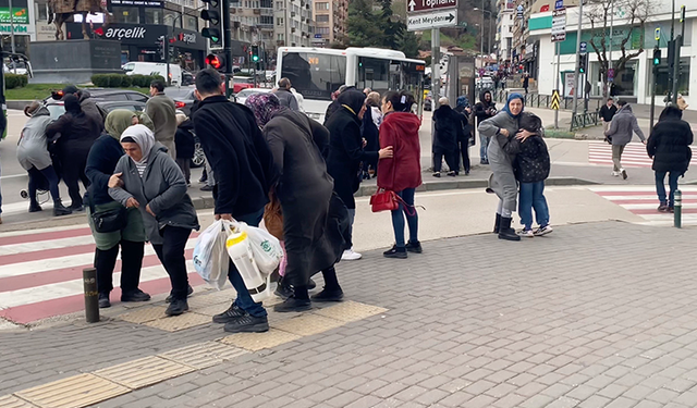 Bursa'da kuvvetli rüzgâr etkisini artırdı