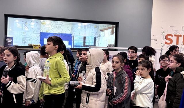 Mesafe Koleji bursluluk sınavına rekor katılım