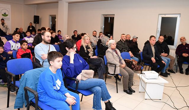 Osmangazi Belediyesi’nden sporcu ailelerine yol gösteren panel