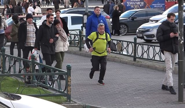 Bursa'da 66 yaşında iftara koşarak yetişiyor!
