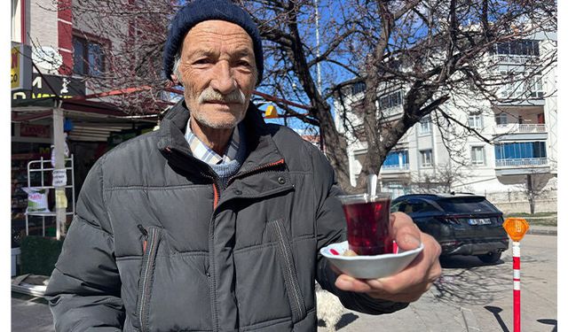 34 yıldır su içemeyen yaşlı adam: "Suya hasret kaldım, gülmeye hasret kaldım"