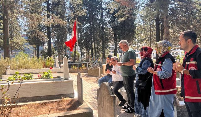 Bursa’da Ramazan boyunca şehitlere vefa ziyaretleri