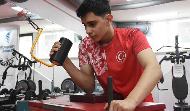 15 yaşında bileğiyle Avrupa şampiyonu