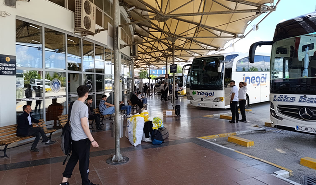 İnegöl otogarında unutulan 3,5 milyonluk çanta sahibine teslim edildi