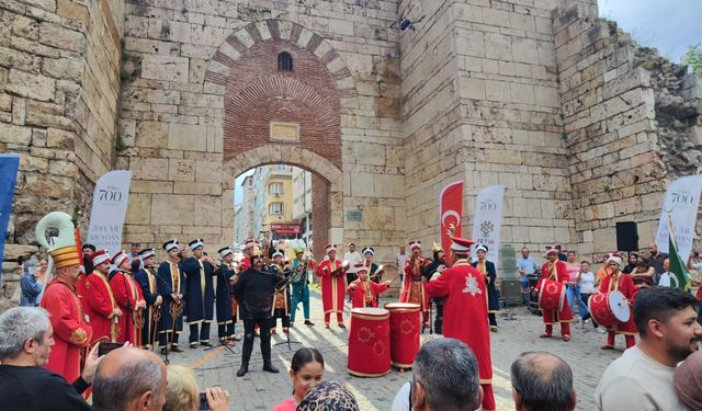 Fethin 700. Yılında mehter sesleri Saltanat Kapı'dan yükseldi