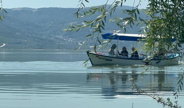 Uluabat Gölü'nün suları çekildi, Gölyazı'da hayat normale döndü