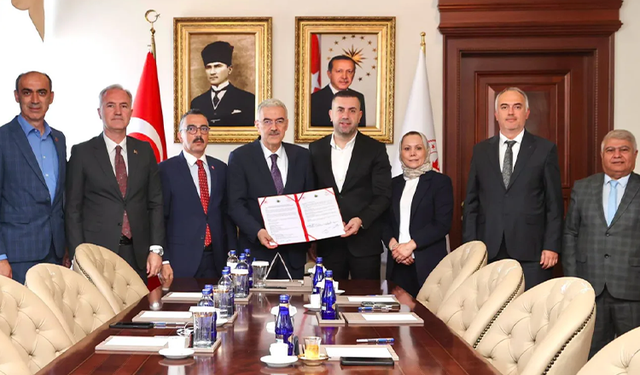 İnegöl’ün Yeni Aile Sağlığı Merkezi için imzalar atıldı