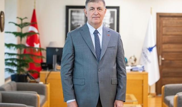 İzmir Büyükşehir Belediye Başkanı Cemil Tugay CHP’den istifa etti